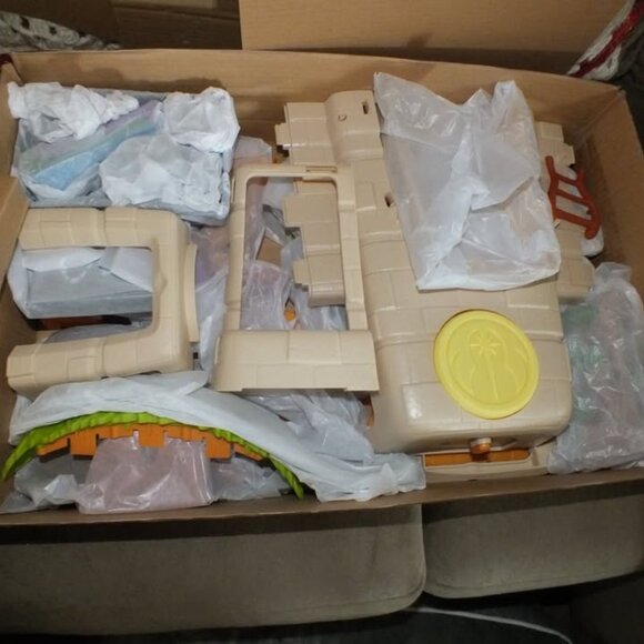 Star Wars Tenoo Jedi Temple, 20-Inch-Tall Playset with Lights & Sounds - Picture 11 of 11